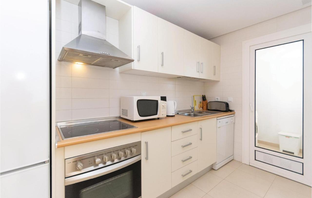 2 Bedroom Amazing In Roldan Apartment